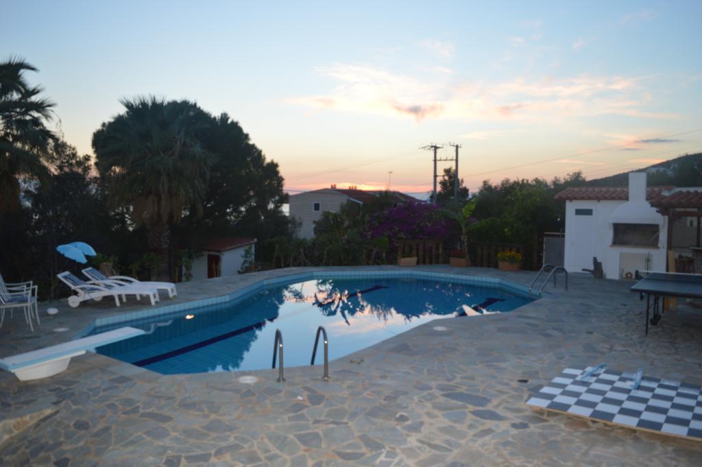 Villa Suites Lagonisi Luxury Bagian luar foto